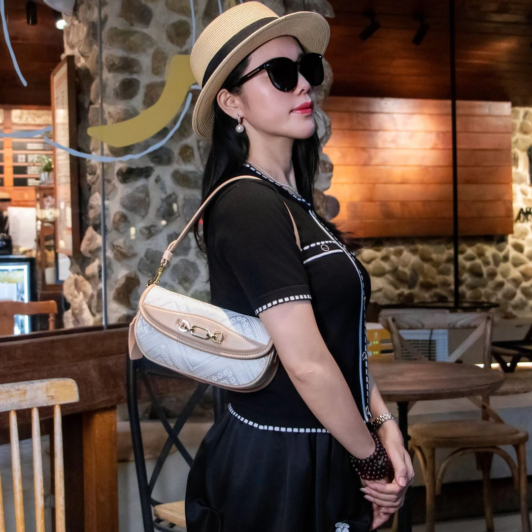 2025新款广西非遗壮锦马鞍包轻奢风手提包百搭出行单肩包时尚包包