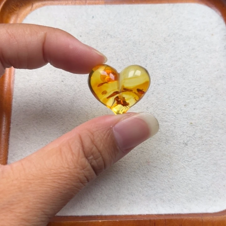 琥珀未镶嵌珠宝奇石M154号花珀屁桃