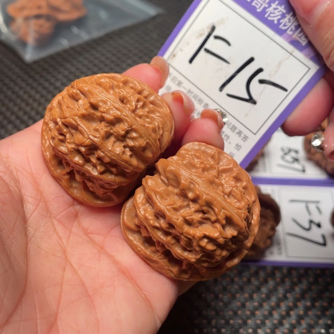 桃核把件15号白狮子42