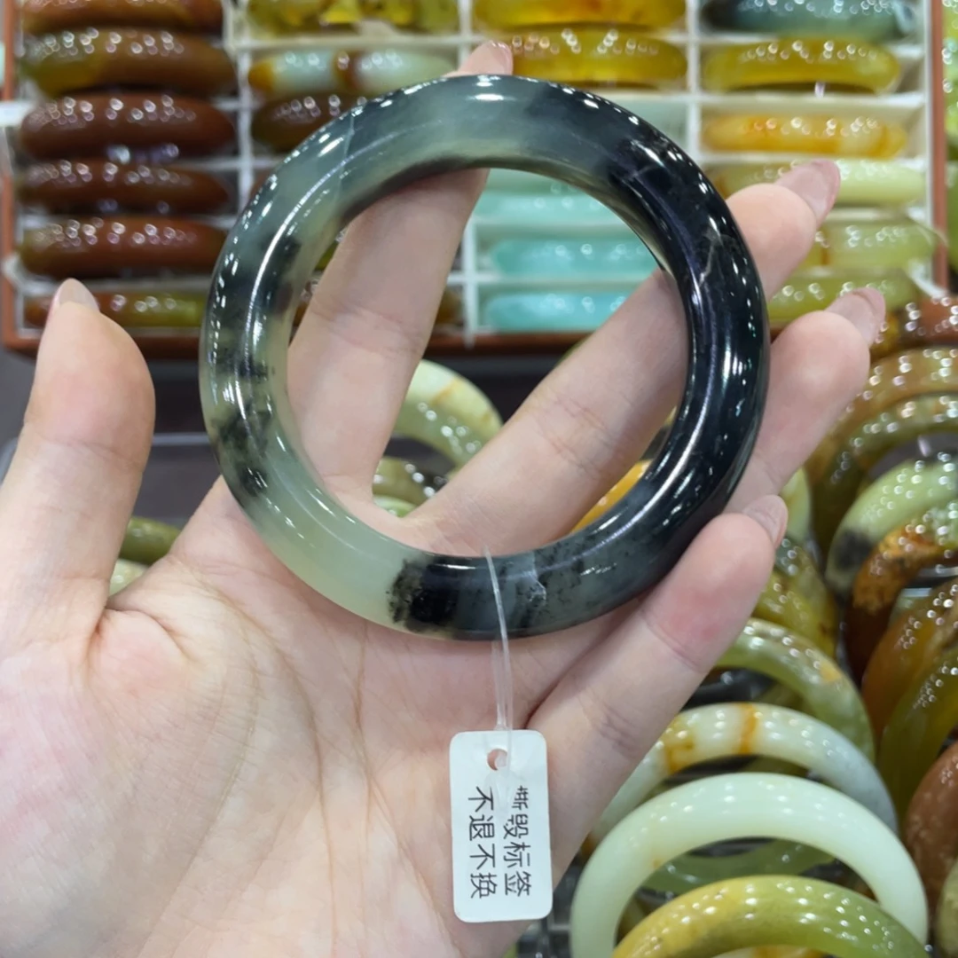 蛇纹石玉未镶嵌手镯