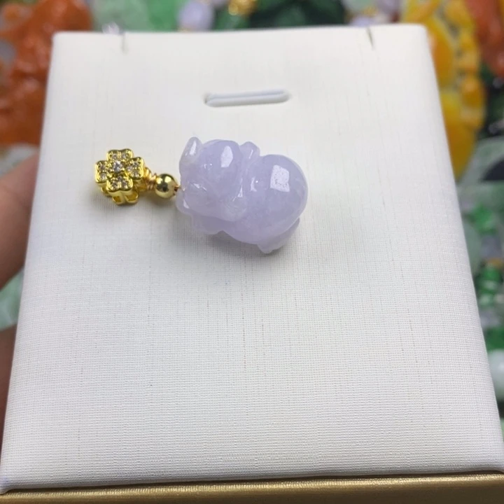 翡翠未镶嵌吊坠(赠链)