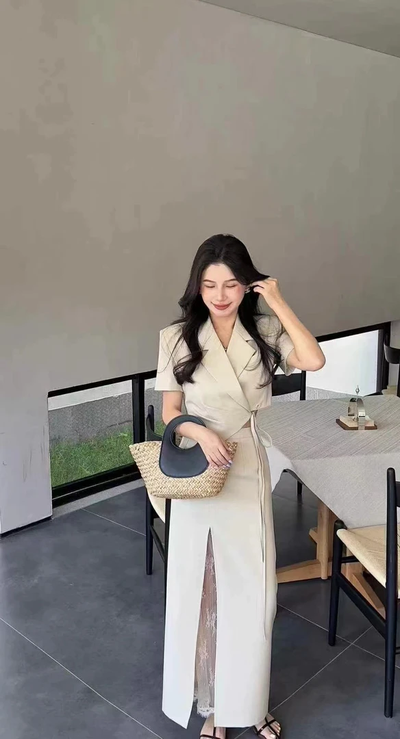气质西装短上衣蕾丝拼接半身裙套装女2025夏季新款显瘦时尚两件套