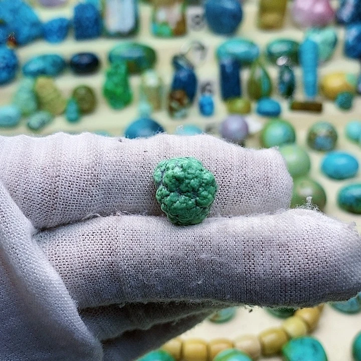 绿松石配饰未镶嵌