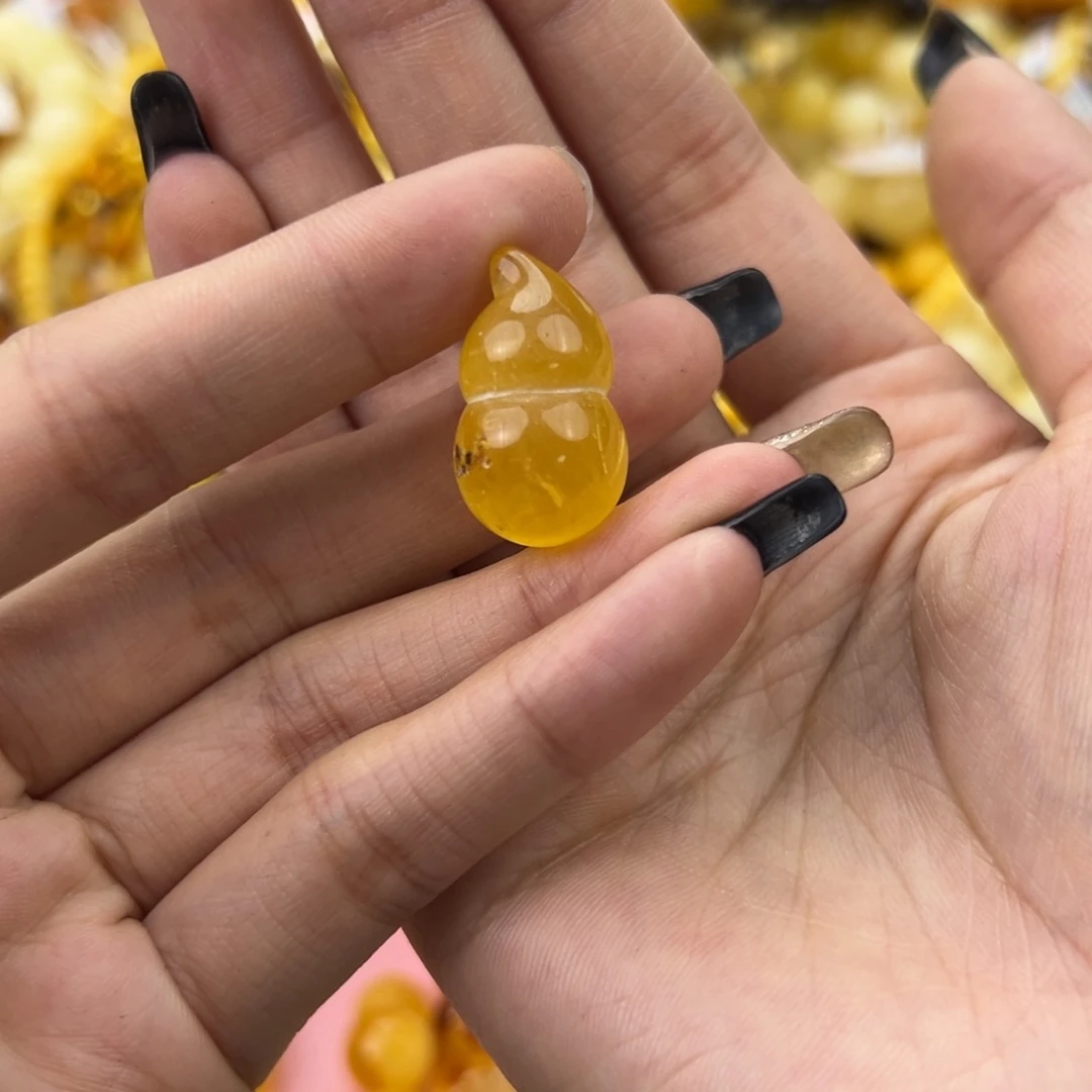 琥珀珠宝奇石未镶嵌