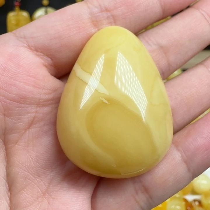 蜜蜡未镶嵌珠宝奇石