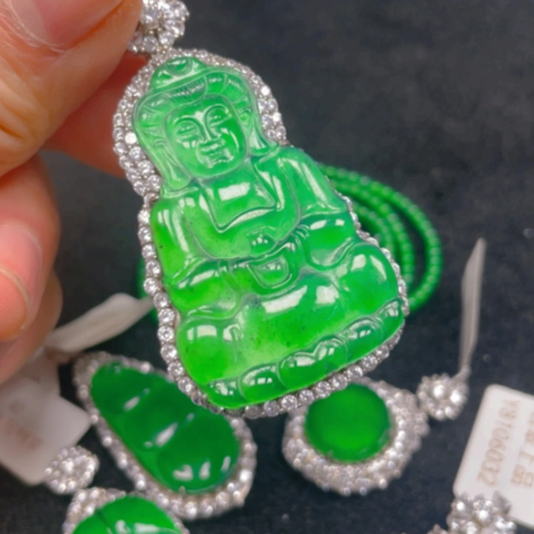 【闪购商品】颈饰银S925镶嵌翡翠吊坠