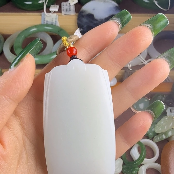 和田玉（糖玉）未镶嵌颈饰