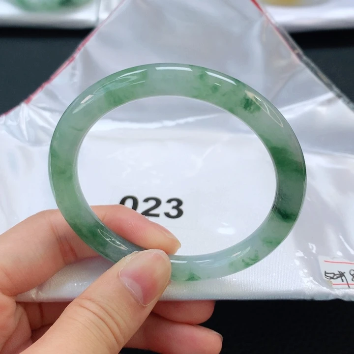 翡翠手镯未镶嵌翡翠手镯52圆