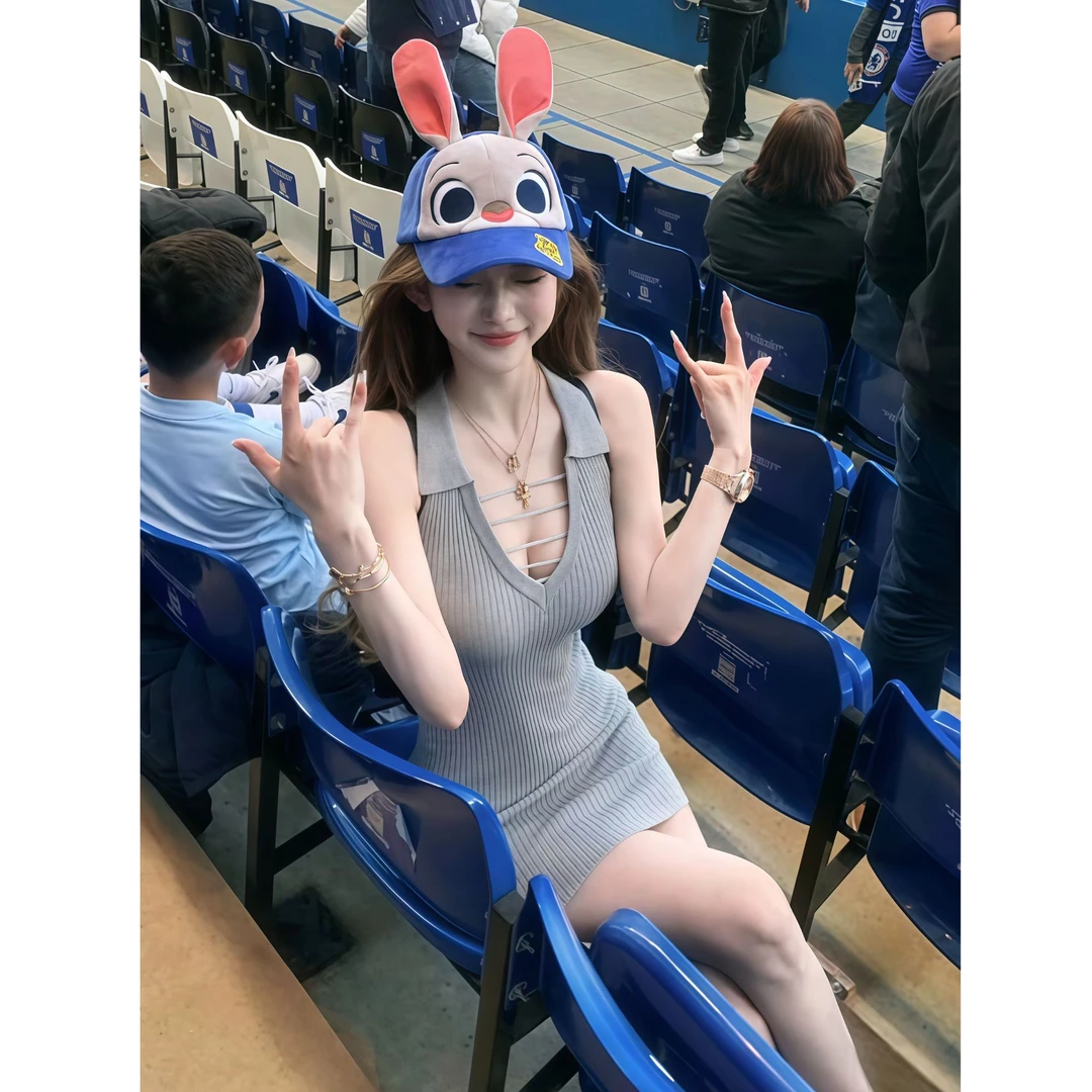 韩系性感女神2025夏季新款ins纯欲V领修身显瘦针织连衣裙包臀短裙