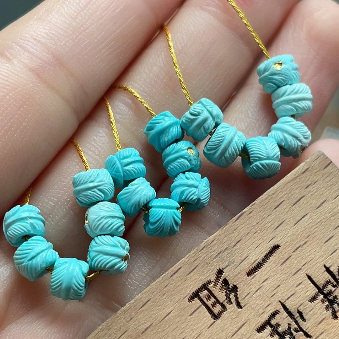 绿松石未镶嵌颈饰