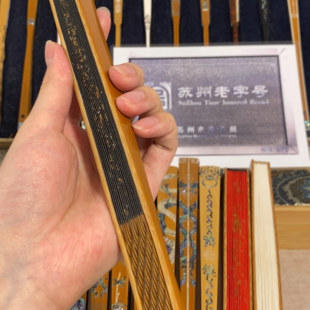 扇子手工制作工艺精湛