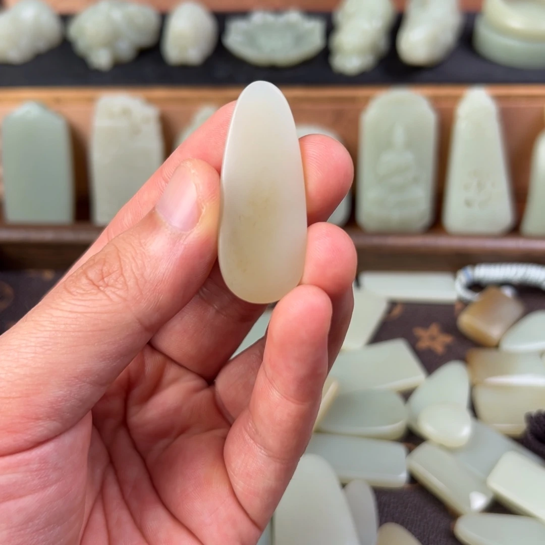 *****和田玉（青白玉）未镶嵌颈饰