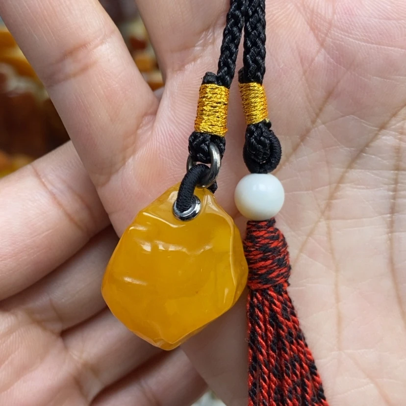 【闪购商品】琥珀颈饰未镶嵌