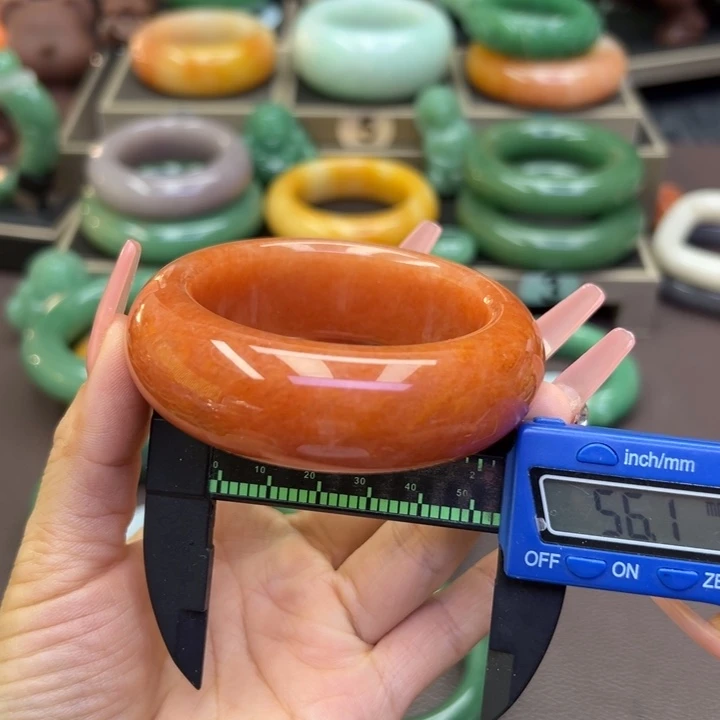 未镶嵌手镯石英岩玉