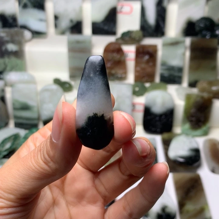 独***️独山玉未镶嵌颈饰