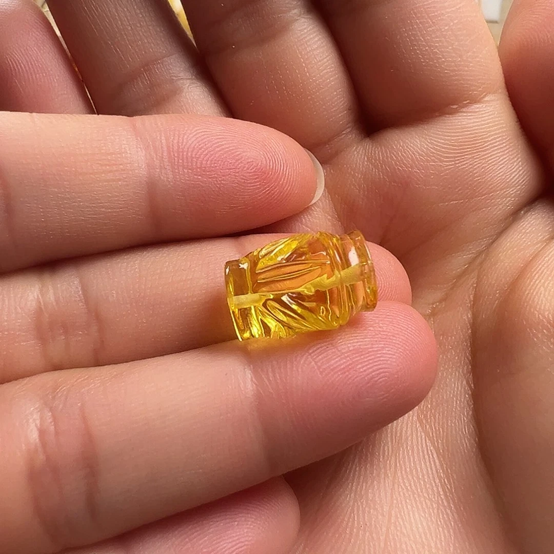 金珀颈饰未镶嵌竹节