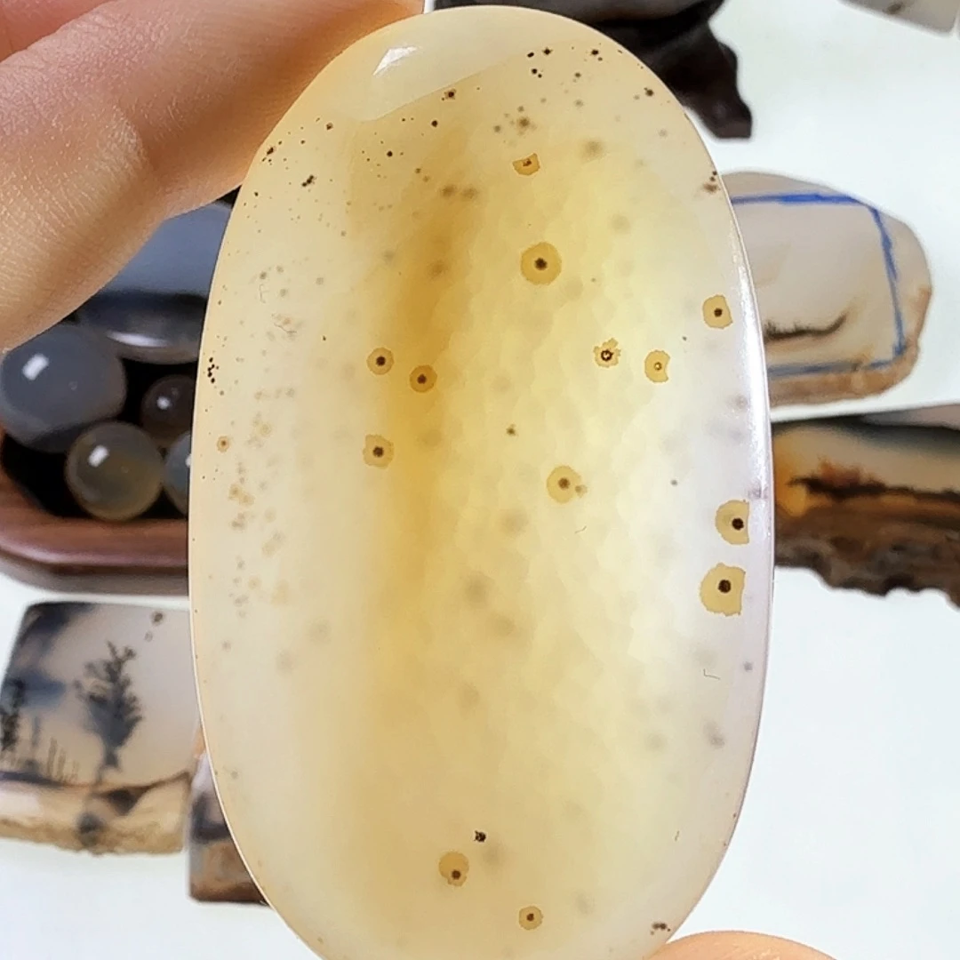 玛瑙/玉髓未镶嵌珠宝半成品