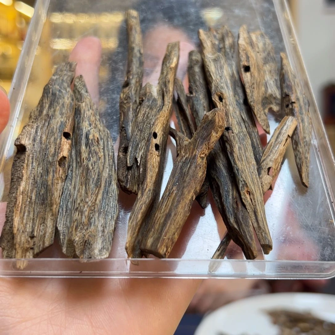 沉香碎屑沉香奇楠虫漏沉香原材料40克