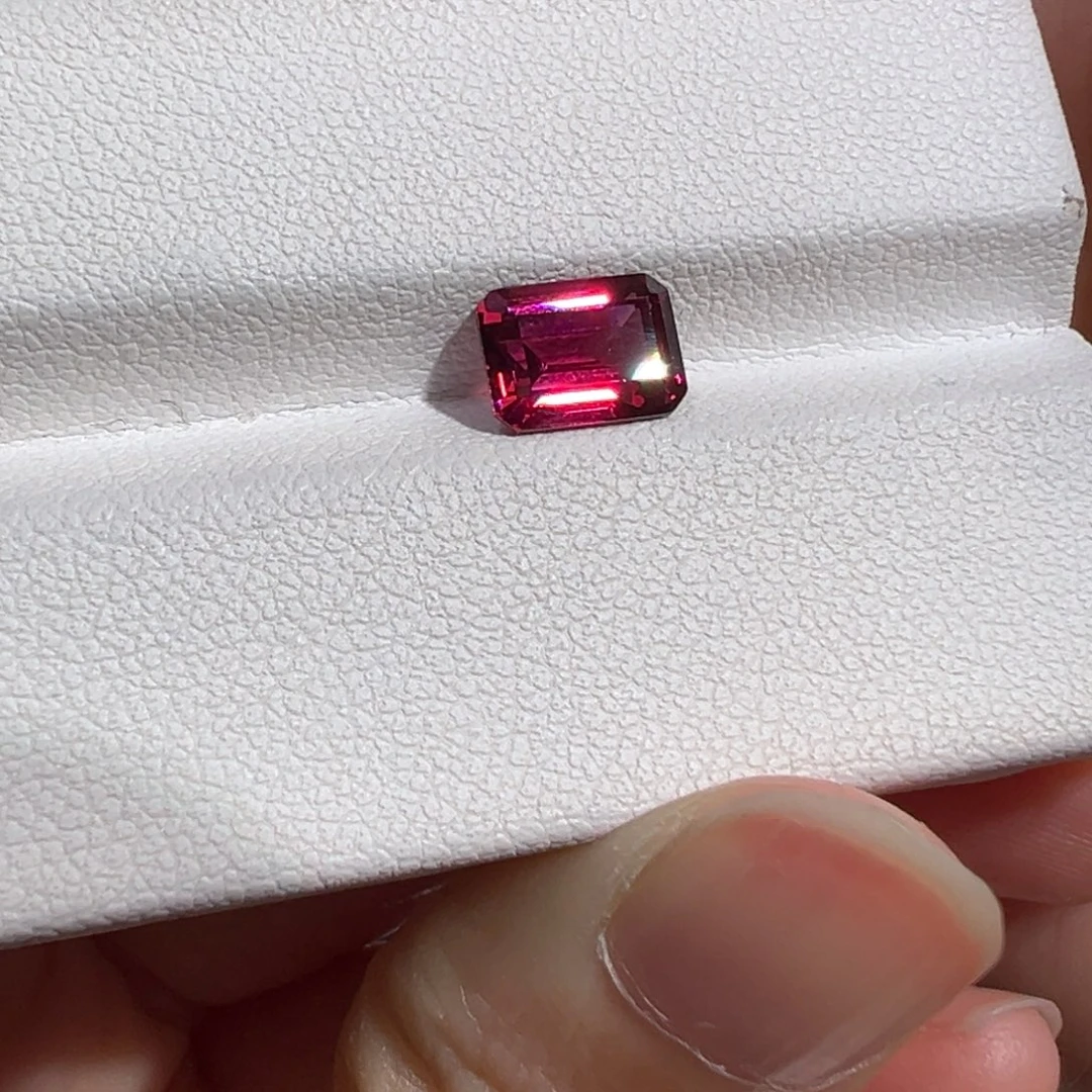 珠宝半成品石榴石未镶嵌2.1ct镁铝