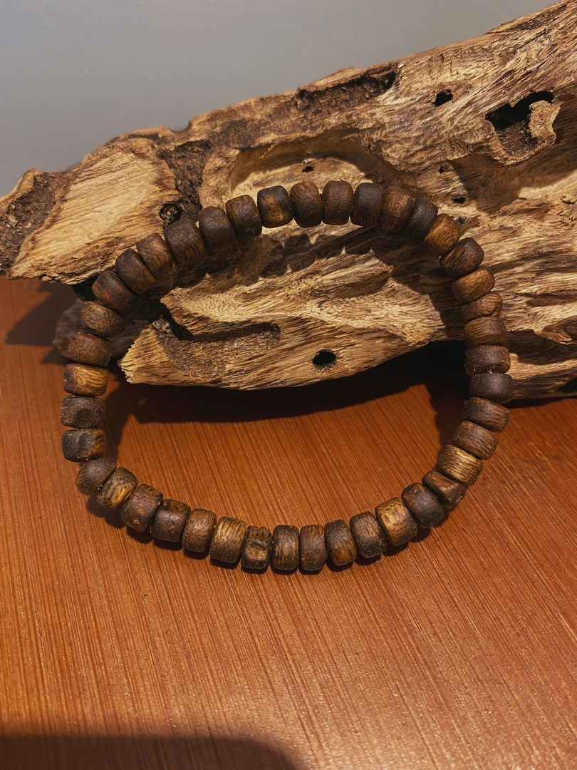 沉香0.6随形虫漏单圈 海南莺歌绿奇楠（多样性发一条）