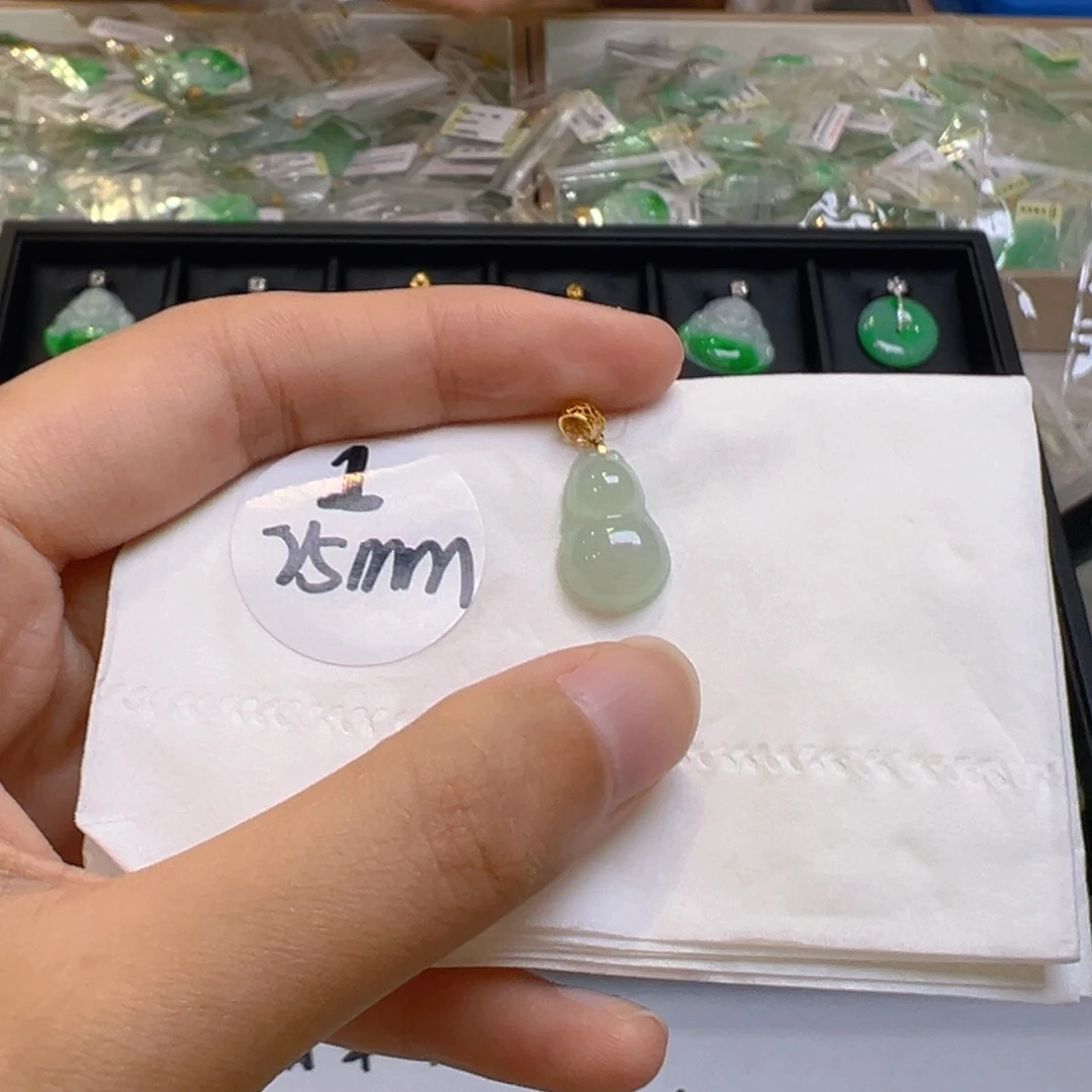 吊坠(不含链)18K金镶嵌翡翠