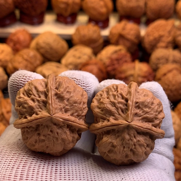 文玩核桃吊坠勇*………..