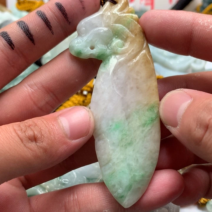 翡翠未镶嵌颈饰保真天然a货翡翠