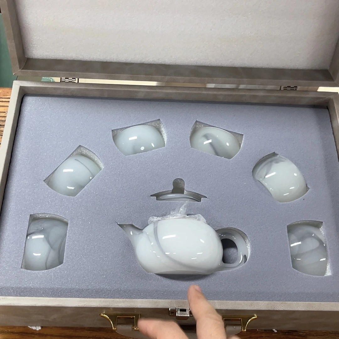 孤品茶具套装等。