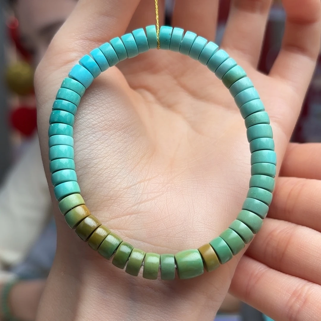 绿松石未镶嵌颈饰