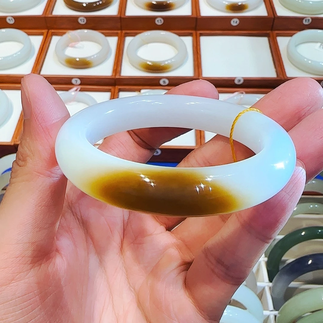 未镶嵌手镯和田玉且末一口老红糖51 52 53