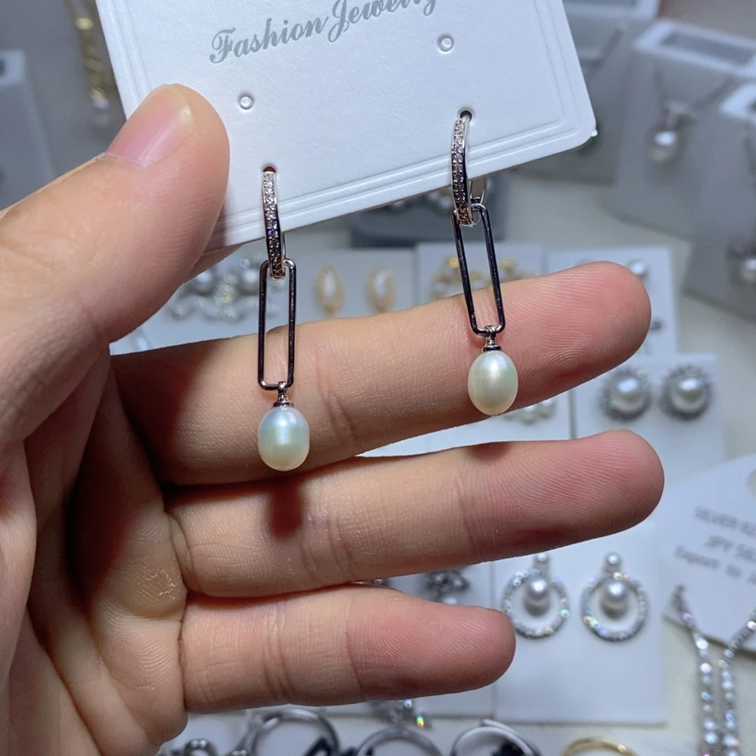 淡水珍珠银S925镶嵌耳饰