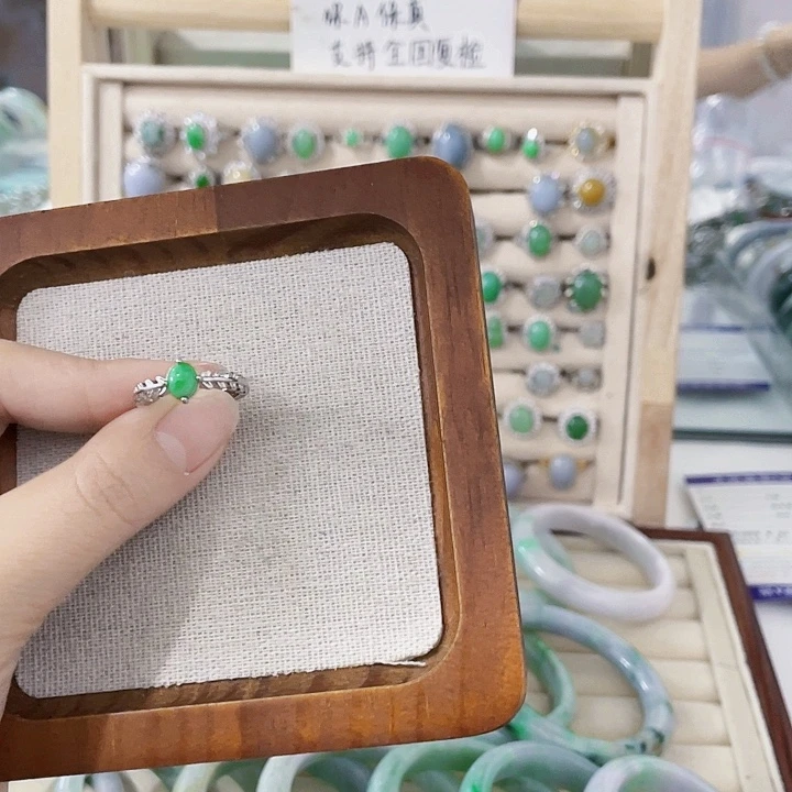 翡翠未镶嵌颈饰天然翡翠Ａ货