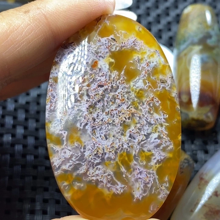 未镶嵌颈饰玛瑙/玉髓名*