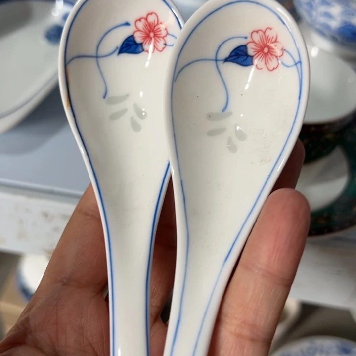 手绘玲珑针勺陶瓷