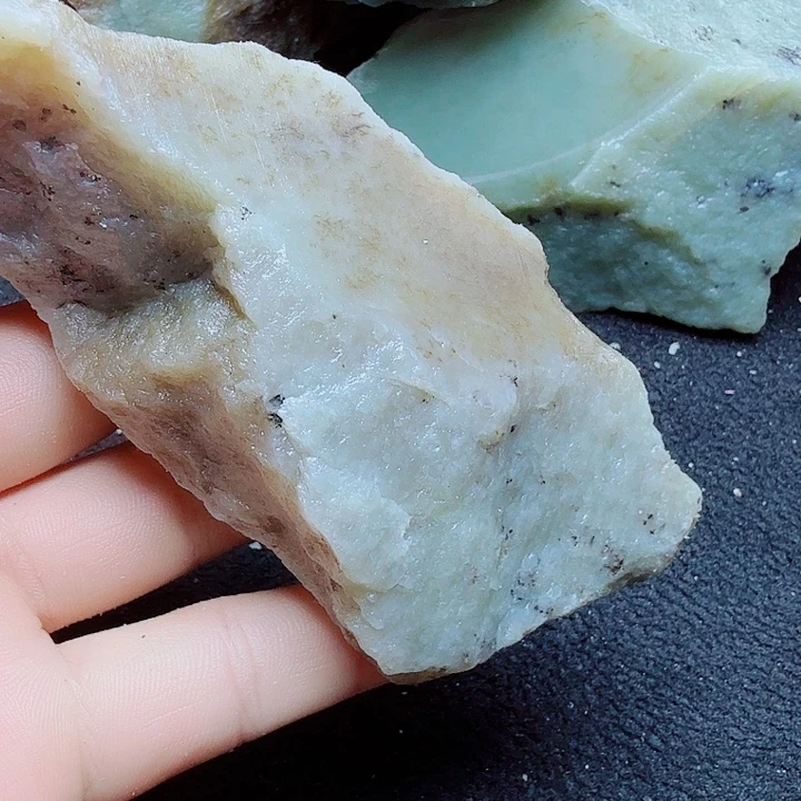 未镶嵌和田玉（糖玉）珠宝半成品