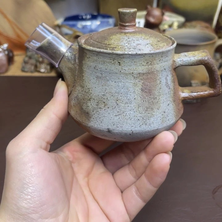 齐藤隆后手壶备前烧作品