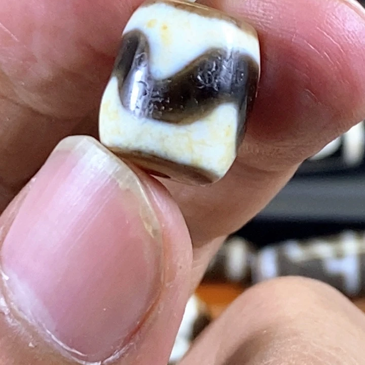 只买单纯的吊坠，没带链子，属的性质。