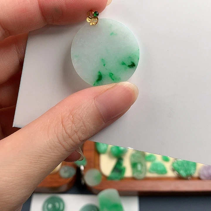 翡翠18K金镶嵌颈饰7763267788