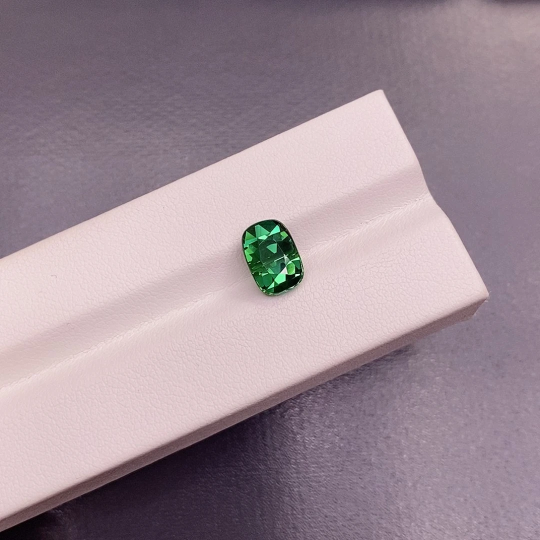 未镶嵌裸石碧玺3.17克拉