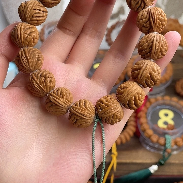 文玩核桃吊坠18刺龙