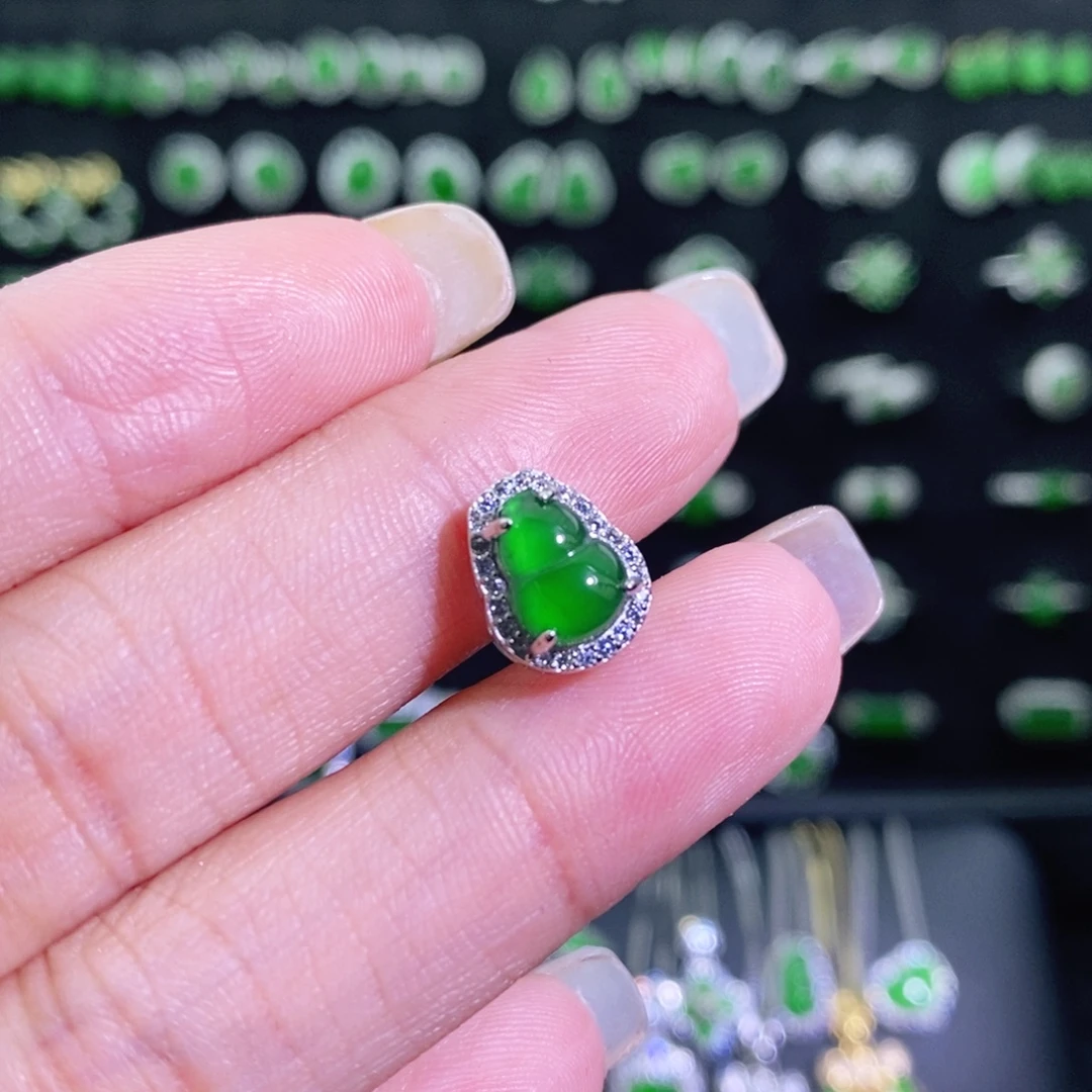 颈饰银S925镶嵌翡翠多样性