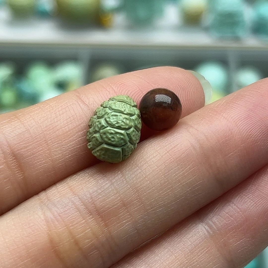 南红玛瑙未镶嵌珠宝奇石