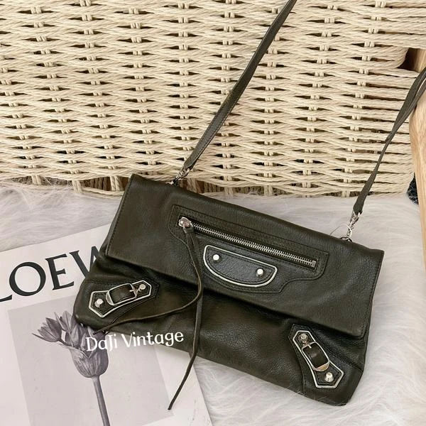 大吉中古/巴黎世家橄榄绿机车信封斜挎包