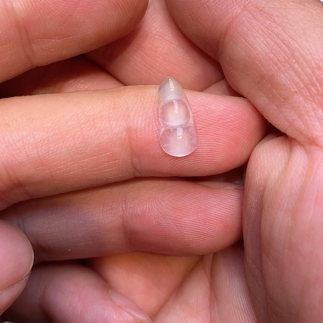 翡翠未镶嵌颈饰福豆