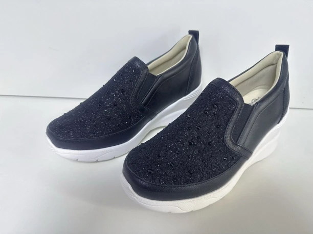 日本正品25年新款坡跟休闲鞋