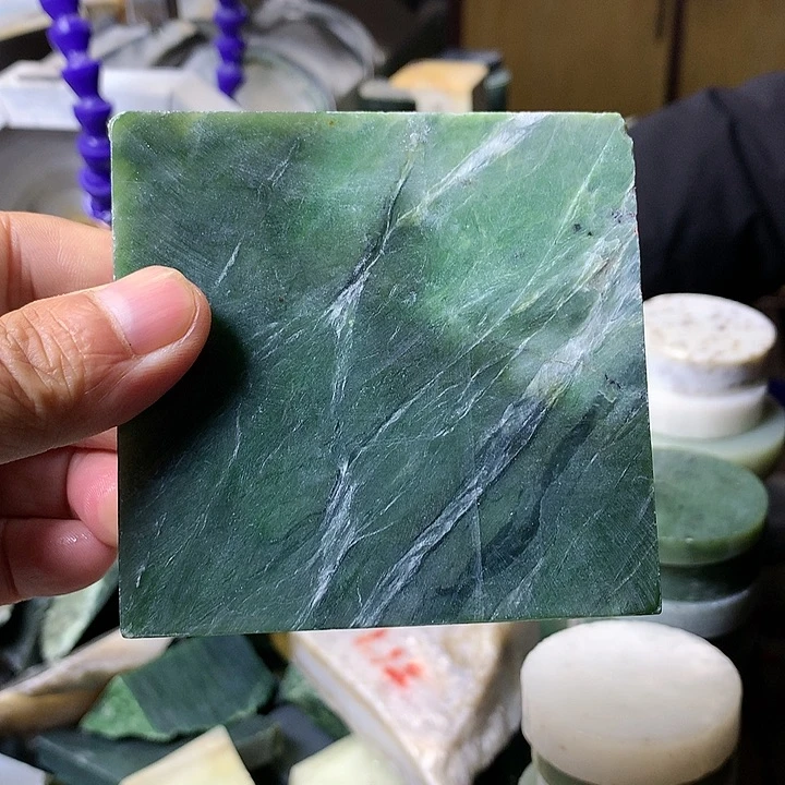 颈饰未镶嵌和田玉（糖玉）