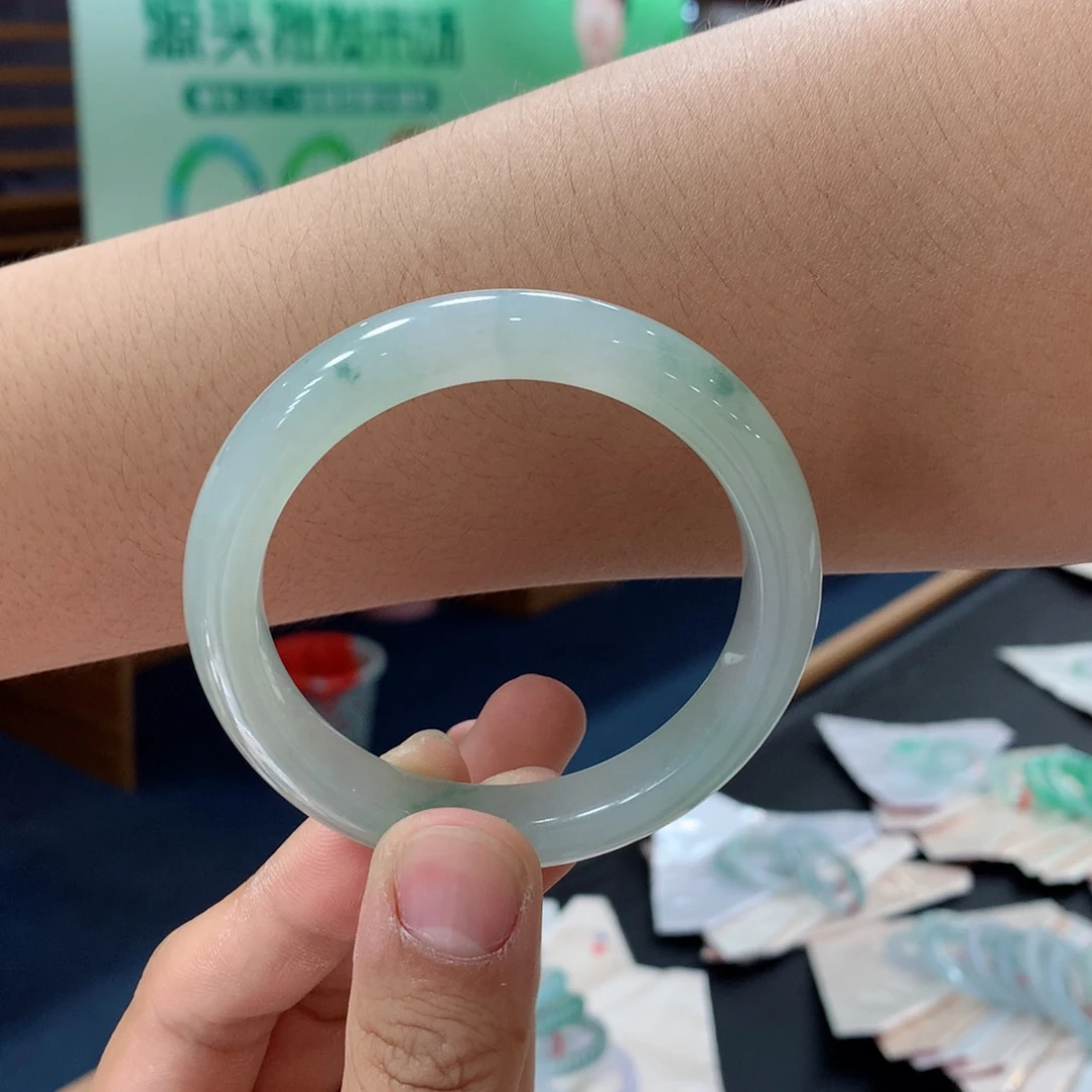 巧***巧未镶嵌手镯翡翠买断