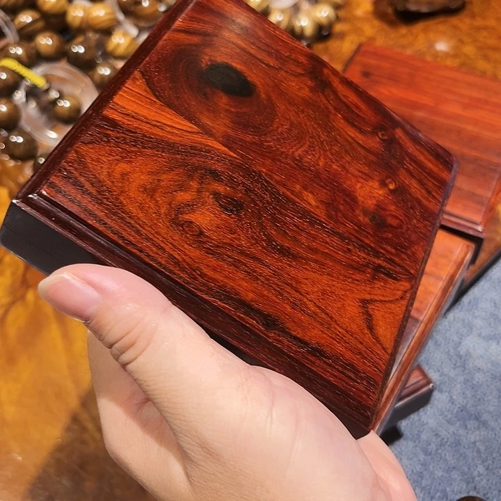 【闪购商品】初*小叶紫檀，。，，，，