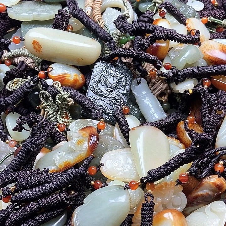 和田玉颈饰未镶嵌