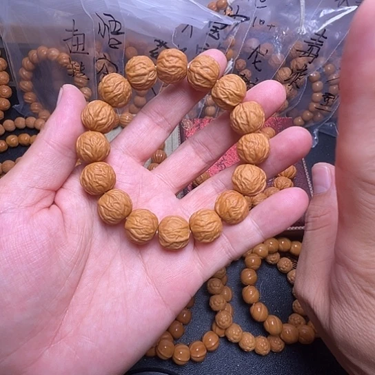 猴头核桃手串毒液啊啊啊